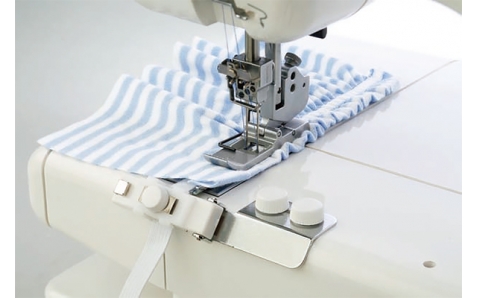 795816105 Janome Приспособление для пришивания резинки (6-8мм) для Janome CoverPro II (Family ML 8000w)